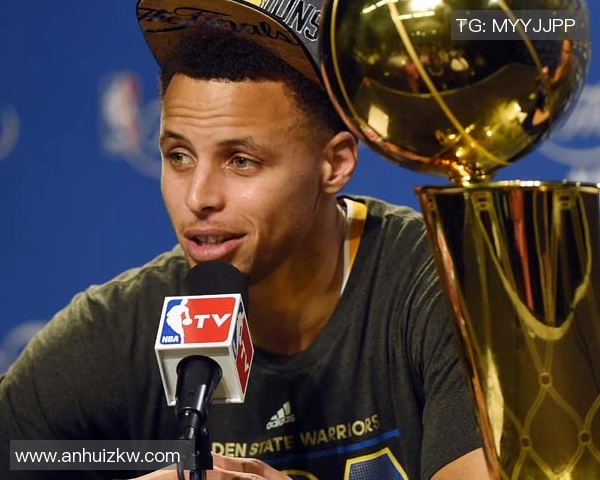 奥卡福尔进球后模仿C罗庆祝